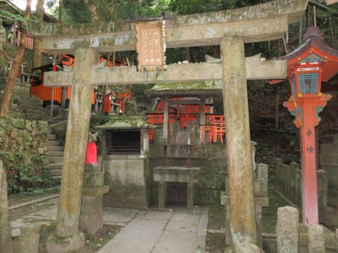 26_Fushimi_Inari_Taisha_70_b