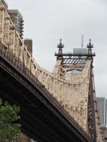 NYC_64_QueensboroBridge_and_AirTram_22