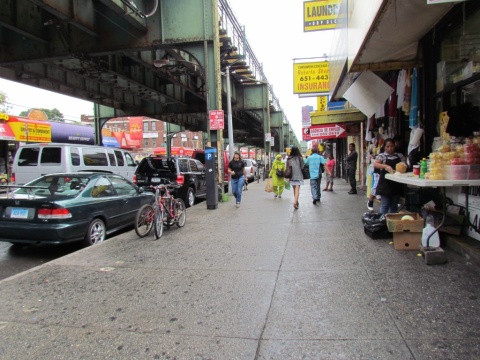 NYC_Queens_12_Mexicans_RooseveltAv_10