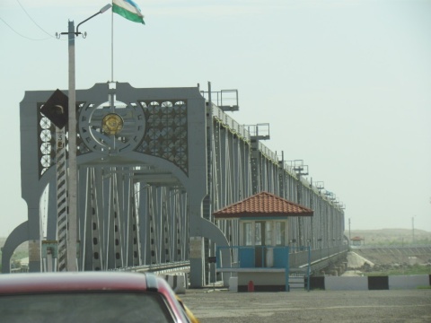 Khiva_Bukhara_road_019_Amu_Darya_bridge